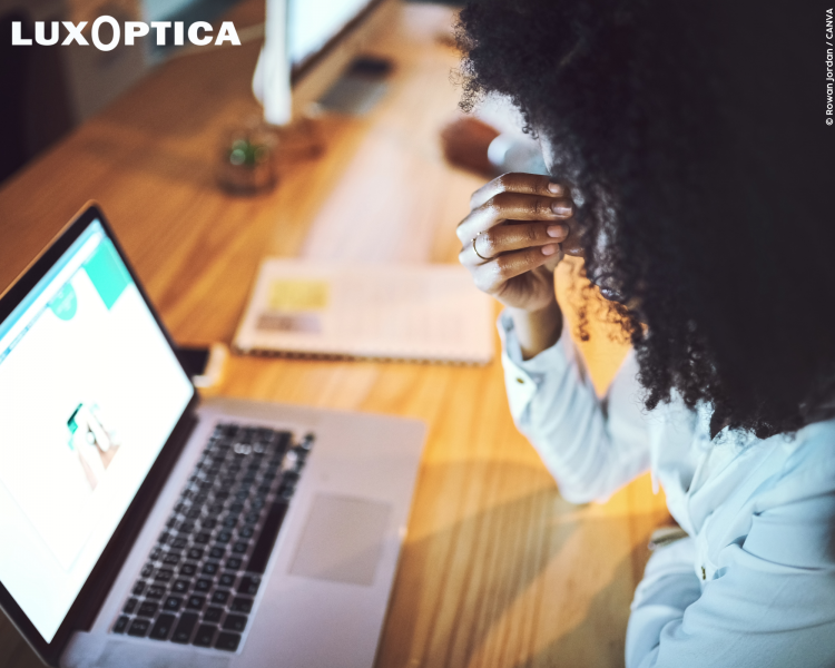 Les verres ZEISS Officelens de chez Luxoptica, votre opticien lunetier dont le showroom se trouve à Ankorondrano, offrent une solution adaptée et performante.